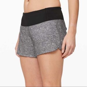 Lululemon Run Times Short II *4" Heather Lux Multi Black / Black size 6